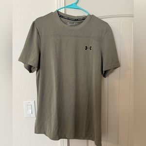UA Seamless olive shirt LG